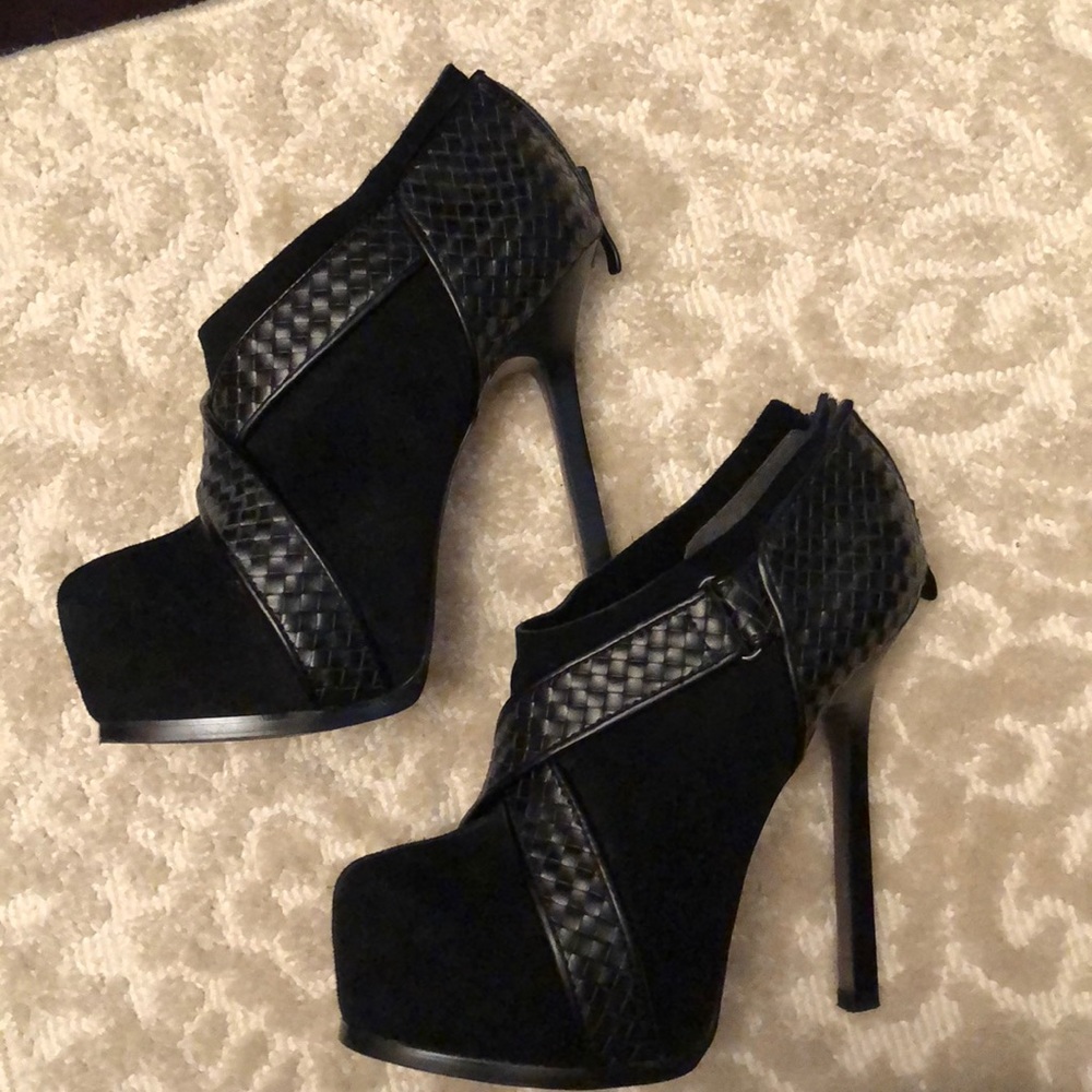 SALE!!! Suede and Leather Black Booties